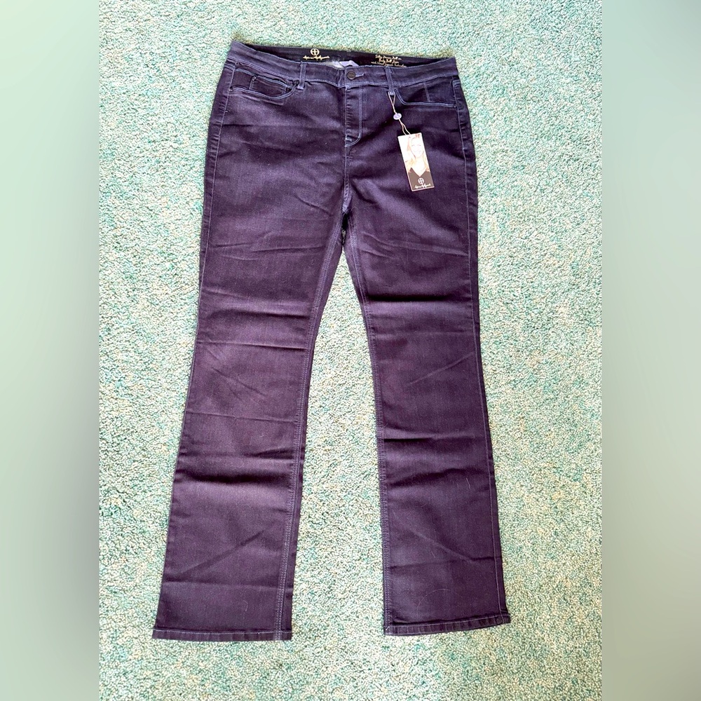 Hot in Hollywood Silky Dark Blue Denim Pull On Jeans in Size 1X. Style # A295664